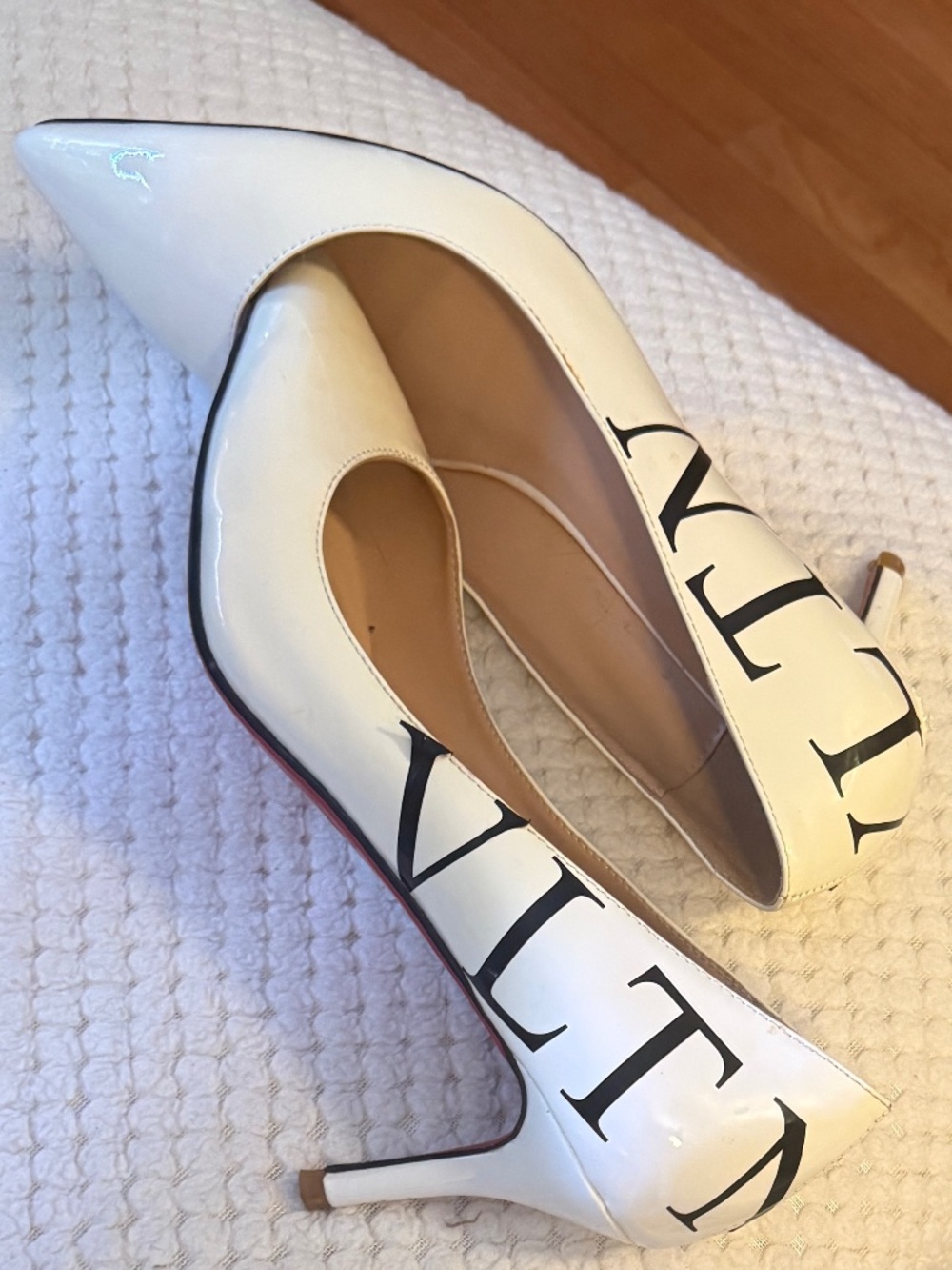 1:1 Valentino pumps